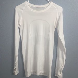 Lululemon long sleeve swiftly tech
